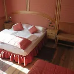 Oda ve Kahvaltı Mont Cervin 4*
